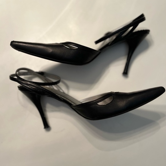 BCBG pointy heels, Gasper size 9.5, fits like 8.5 - Picture 3 of 5